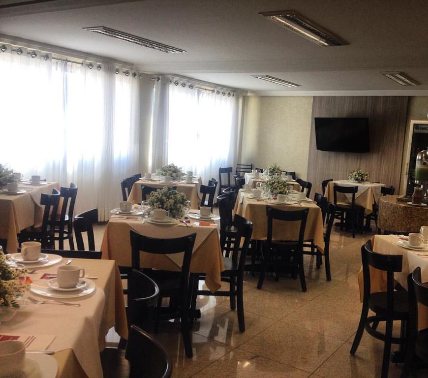 Hotel Saron Luziânia Extérieur photo