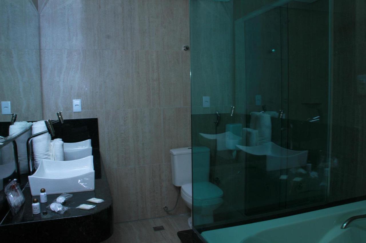 Hotel Saron Luziânia Extérieur photo